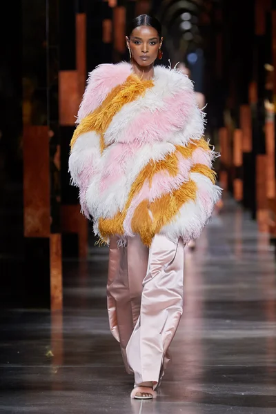 Look 28